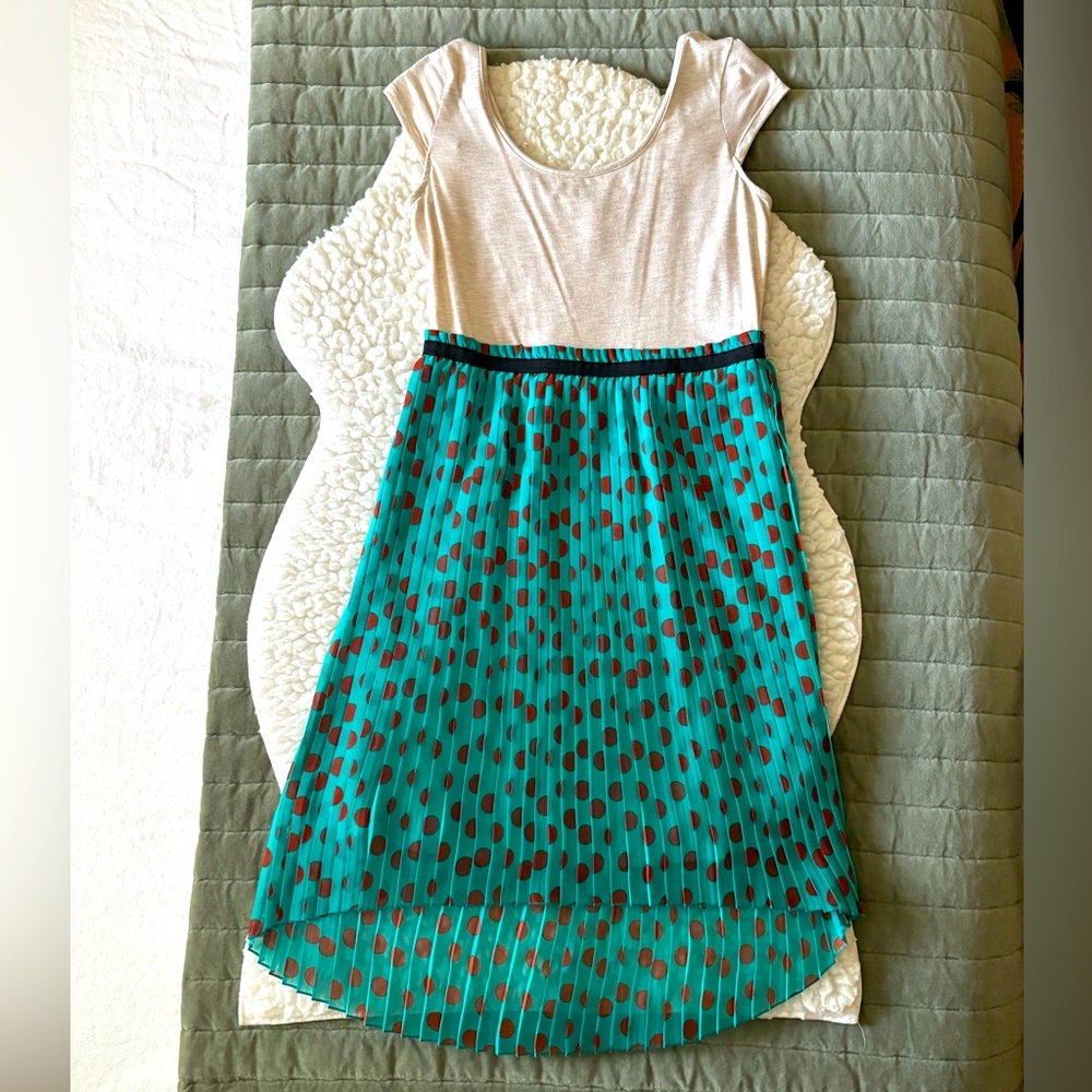 Pleated polka dot dress 👗